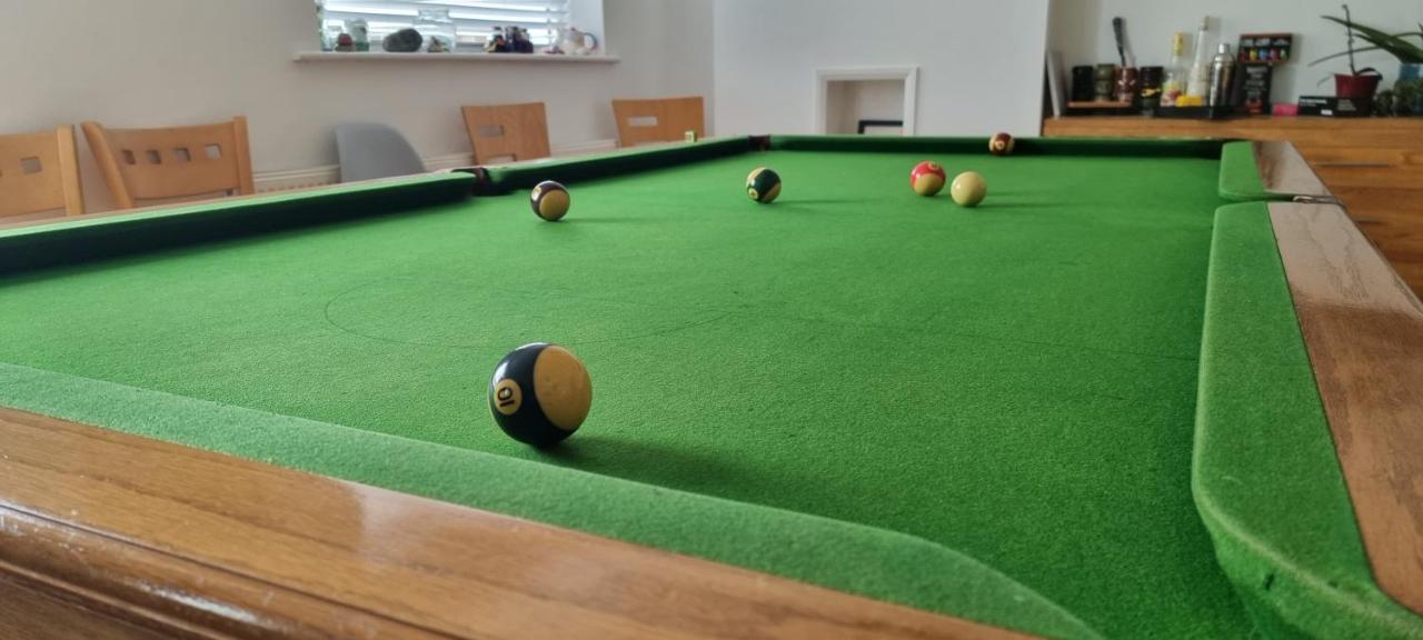 Hidden Gem Near The Beach With Pool Table New Quay Exteriör bild